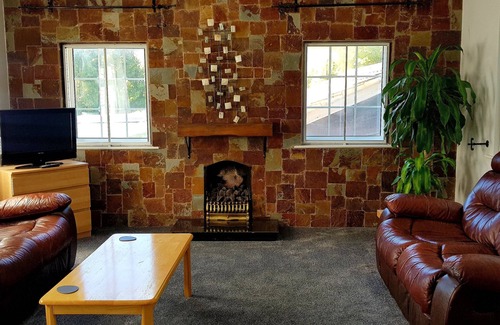 Chorlton-by-Backford Apartamento | Cheshire Contractors