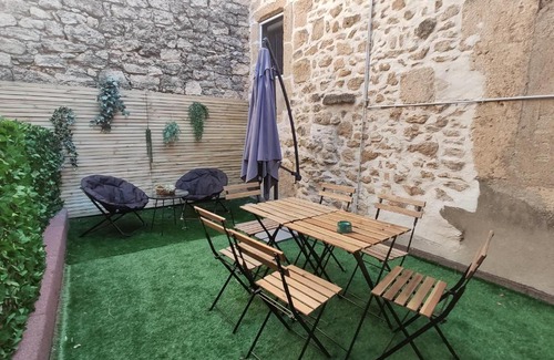 Loupian Apartamento | Chez Léon - Clim' & Patio - Appart Loupian Centre