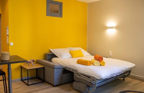Loupian Apartamento | Chez Léon - Clim' & Patio - Appart Loupian Centre