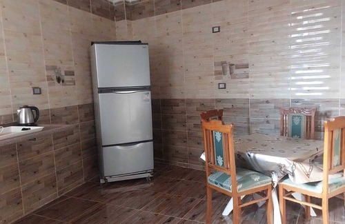 Al Haram Alquiler De Eote | Chez l’ami hotel. It’s a family house that has the view of the 3 pyramids.