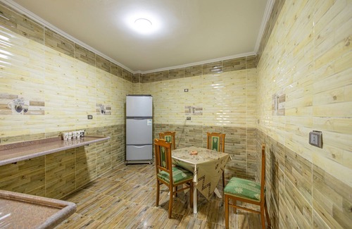 Al Haram Alquiler De Eote | Chez l’ami hotel. It’s a family house that has the view of the 3 pyramids.
