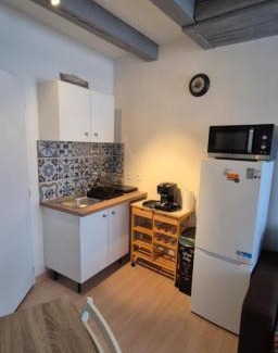 Chambon-sur-Voueize Apartamento | Chez Nono - Studio chaleureux proche thermes