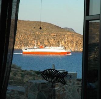 Serifos Villa | Chez Semiramis Aegean Pearl House for 8 persons 5'min from the beach