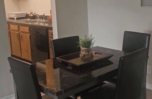 Castleton Apartamento | Chic 1-bedroom apartment with fitness room and AC in fabulous Indianapolis