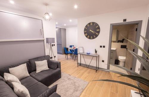 West Finchley Apartamento | Chic 2King BD Apt London with Ensuite & Pull Out Bed