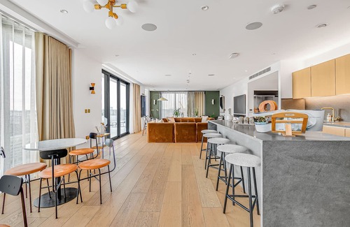 St. Pancras and Somers Town Apartamento | Chic 3-bedroom Condo