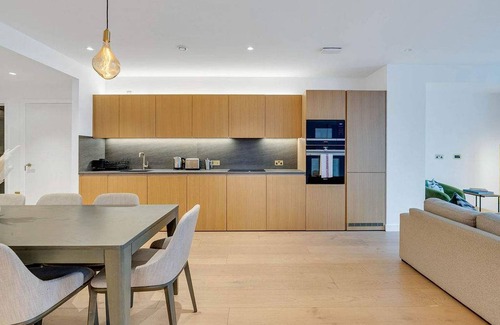 St. Pancras and Somers Town Apartamento | Chic 3-bedroom Condo