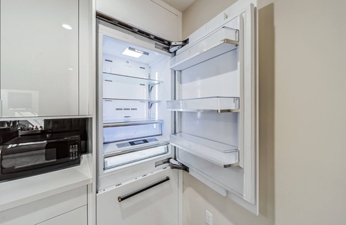 Floral Park Casa | Chic Executive - Historic Floral Park Guest House 1 Bedroom Bungalow by Redawning