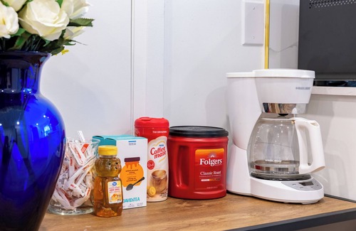 Halton Regional Municipality Apartamento | Chic Hotel-Style Retreat by Toronto Premium Outlets