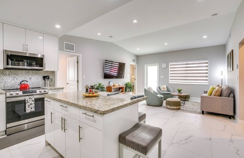 North Miami Casa | Chic North Miami House ~ 7 Mi to Hard Rock Stadium