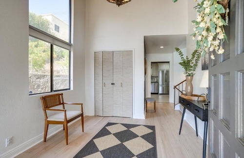 Santa Paula Casa | Chic Santa Paula Home with Mountain and City Views!