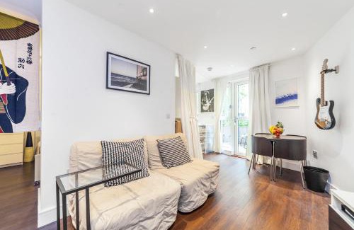 Highbury West Apartamento | Chic Sun-Filled 1 BDR Apt with Private Terrace