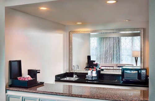 Deerfield Hotel | Chicago Marriott Suites Deerfield