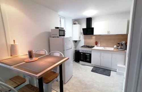 Joinville Apartamento | CHILL 4 pers Boîte à clé 24 sur 7 Netflix & Wifi