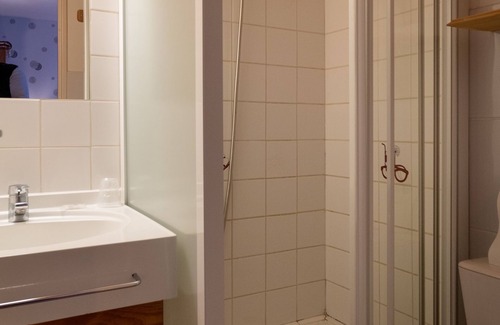 Chalons-en-Champagne Hotel | Cit'Hotel Le Montreal