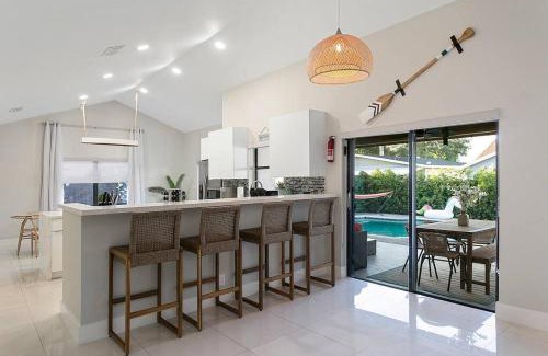 Dania Beach Villa | Citrus+Sunshine/Heated Pool/6 min to Beach/Casino