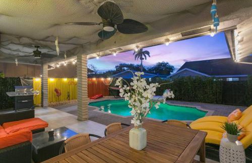 Dania Beach Villa | Citrus+Sunshine/Heated Pool/6 min to Beach/Casino