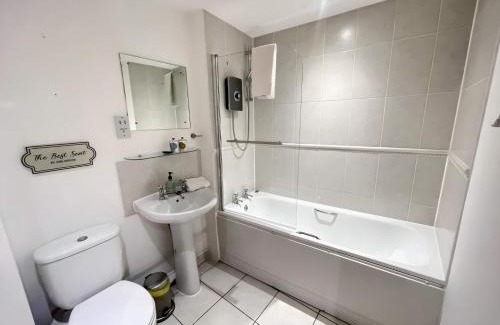 Chinatown Apartamento | City Centre 2BR Apt - Balcony - Free Parking