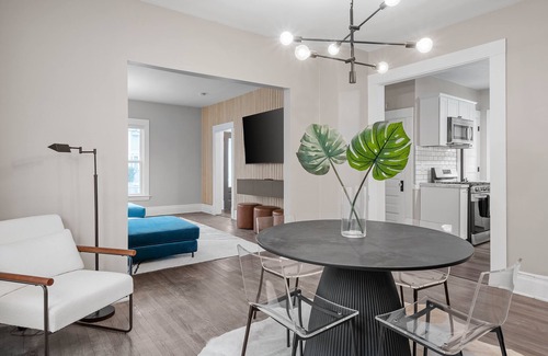 Fulton Heights Casa | City Charmer With A Modern Twist