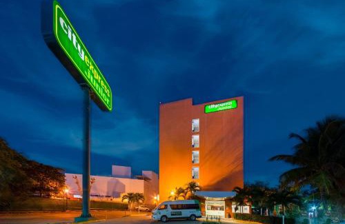 Ciudad del Carmen Hotel | City Express Junior by Marriott Ciudad del Carmen