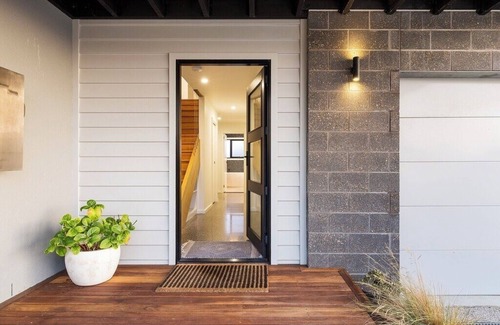 Warrnambool Casa | City Views on Williams. Luxurious Townhouse with free Wifi & Netflix