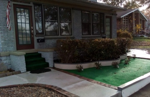 New Albany Casa | CityPlex Studio #3, 1st fl. unit, pvt Kitchen, pvt. bath