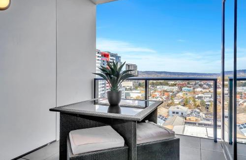 Adelaide Central Business District Apartamento | Cityscape Haven - CBD retreat with an array of Hotel Amenities
