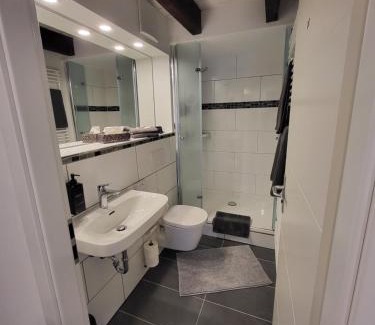 Rodder Apartamento | CJS Apartments - Chill or Drive am Nürburgring, Free Parking, WLan, Spacious Rooms, Quiet Location