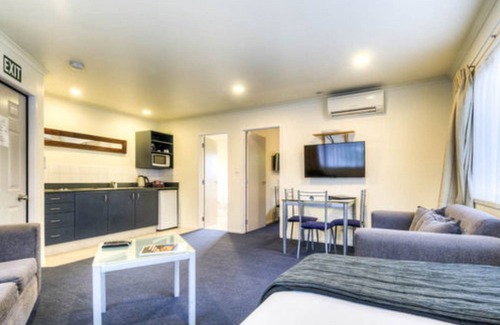 Hastings Hotel | Claremonte Motor Lodge