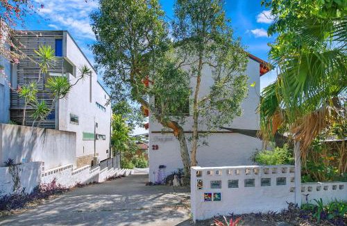 Indooroopilly Casa | Clarence Corner - Contemporary meets Cottage Style