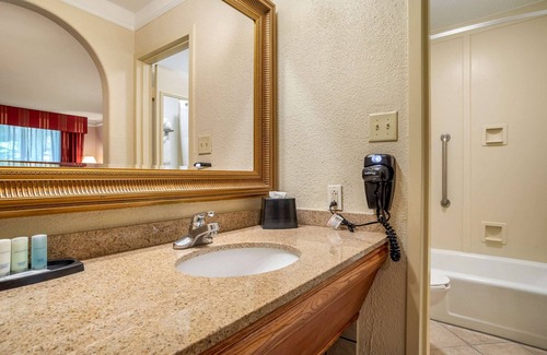 Gonzales Hotel | Clarion Inn and Conference Center