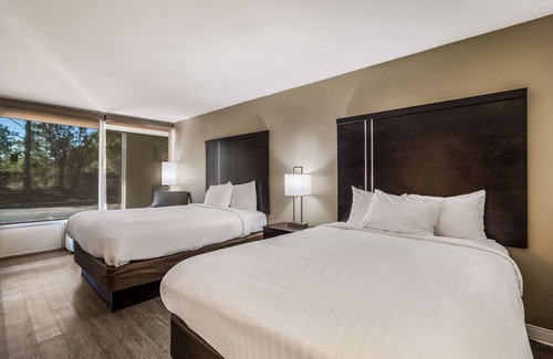 Florence Hotel | Clarion Inn & Suites