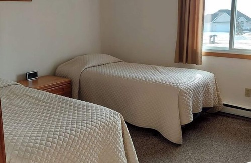 Devils Lake Condominio | Classic 2 Bedroom 4 XL Twin beds, 1 Bathroom Top Floor