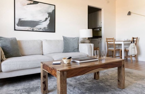 Ravenswood Apartamento | Classic Ravenswood 1BR with City View by Zencity