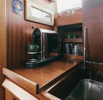 Klaipeda Alquiler De Eote | Classic Yacht I Royal Cruiser 34 - "Barrel"