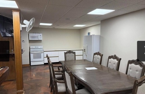 Duquesne Casa | Classy 7 bedrooms 5 bathrooms house with pool & hot-tub in up scale neighborhood