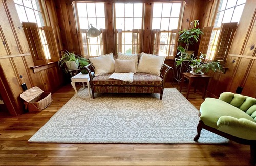 Tulsa Casa | Classy home w/ deck & fenced yard only 2 blocks from the fairgrounds!!