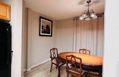 Medicine Hat Casa | Clean 2-bedroom house in Downtown with 1Gbps