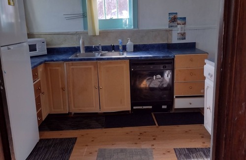 Northwoods Casa | Clean and Quiet 3-bedroom house for NON-Smokers only