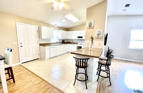 The Villages Casa | Clean Home in The Villages-Walking distance to Orange Blossom Hills Country Club