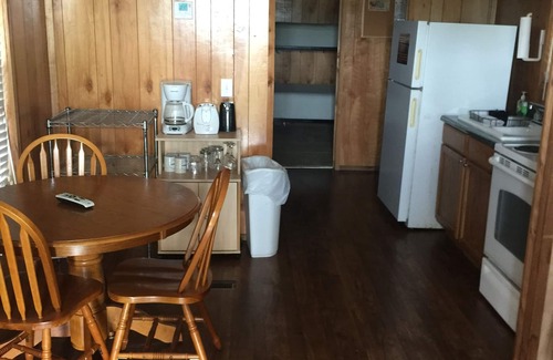 Boothville Cabina | "Alojamiento limpio / mantenido totalmente amueblado" -Camarote de pez rojo o pez pato