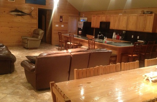 Boothville Cabina | "LODGE limpio / mantenido completamente amueblado y lujoso" -Azul Marlin Lodge