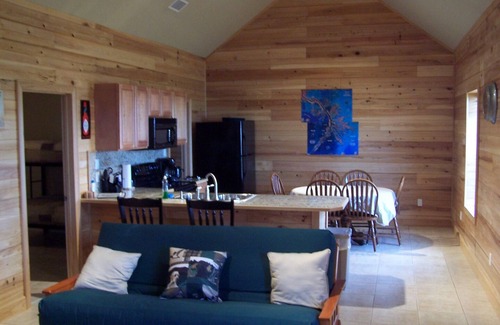 Venice Cabina | "Alojamiento premium limpio / mantenido completamente amueblado" - Dolphin Lodge