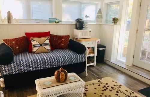 Plymouth Apartamento | Clear Pond Suite, un apacible estudio frente al estanque con capacidad para 4 personas.