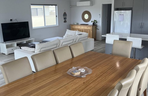 Warrenben Casa | Clearwaters - Single story, 4-bedroom holiday home