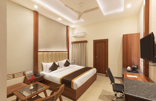 Bareilly Hotel | Click Collection Sparsh, Bareilly