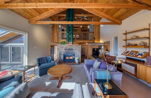 East Kootenay Casa | CLIFF CABIN Family Friendly|Hot Tub|Spectacular Views