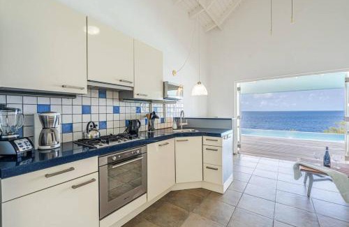 Kralendijk Villa | Cliff Cottage- Vacation villa with breath taking sea view