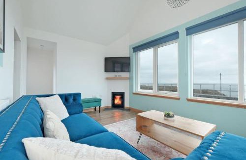 Buckie Apartamento | Cliff Top Cottage with Sea Views