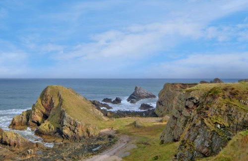 Buckie Apartamento | Cliff Top Cottage with Sea Views